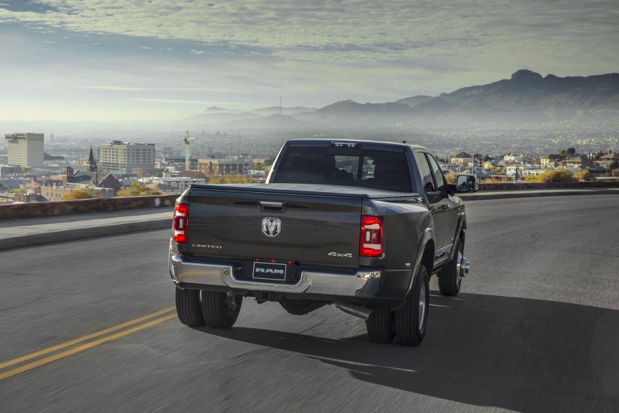  Ram 3500 Limited Crew Cab Dually (D2) (D2) 2019 года  (фото 9 из 45)